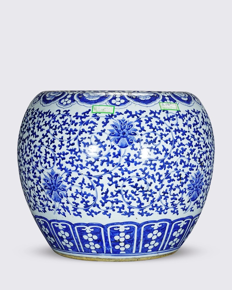 清道光 青花缠枝花卉纹卷口缸