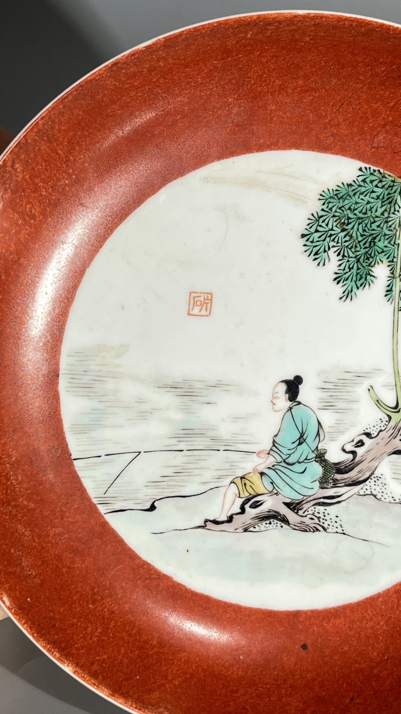 清康熙 粉彩人物盘 - 图3