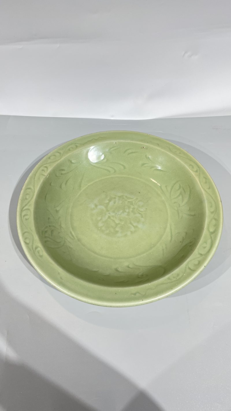 明 龙泉模印花卉纹盘 - 图3