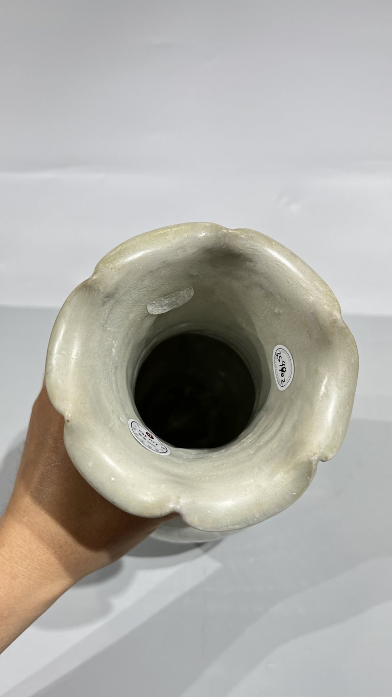 明 青白瓷花口瓶 - 图6