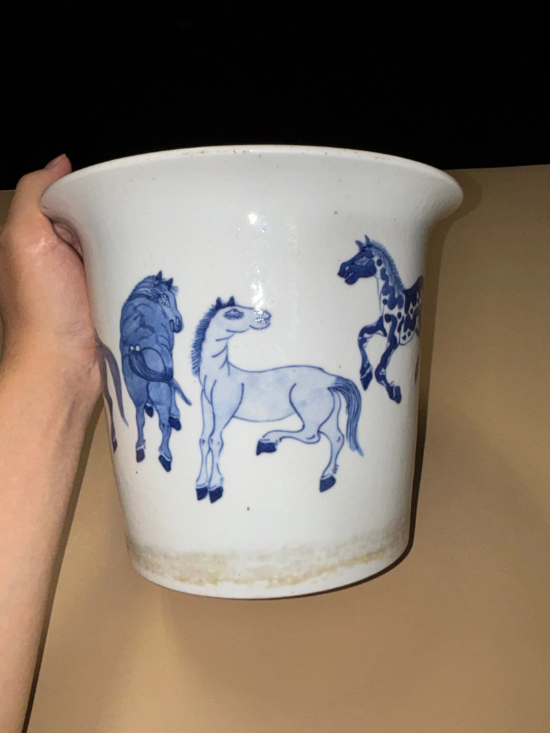 清 青花骏马图花盆、德化白釉兽耳炉 - 图10