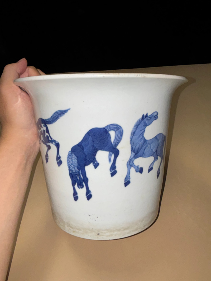 清 青花骏马图花盆、德化白釉兽耳炉 - 图11