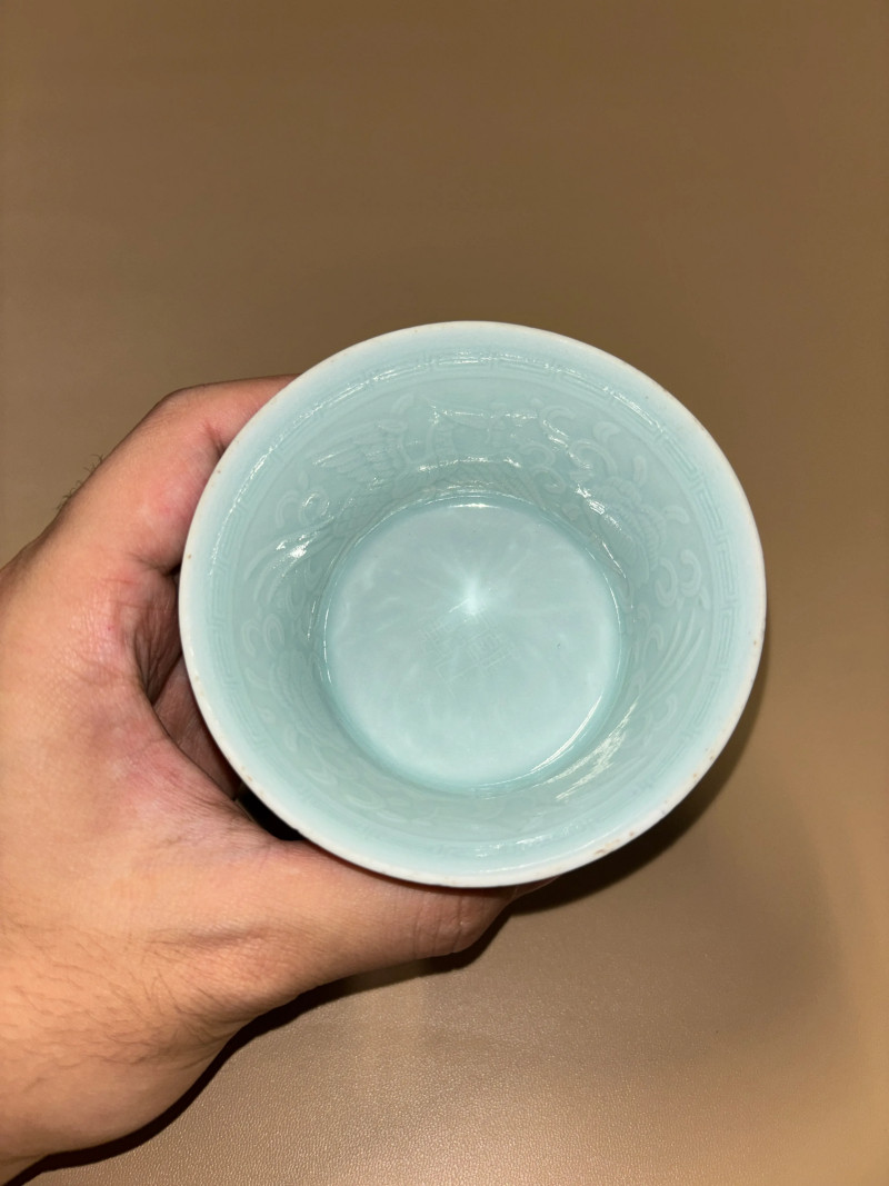 清雍正 粉青釉模印凤穿花纹高足杯 - 图5