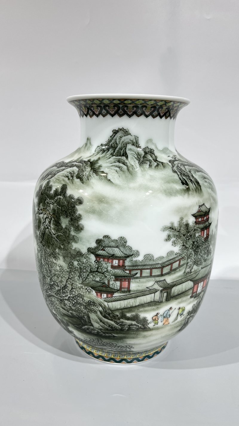 五六七 新粉彩山水人物灯笼瓶 - 图2