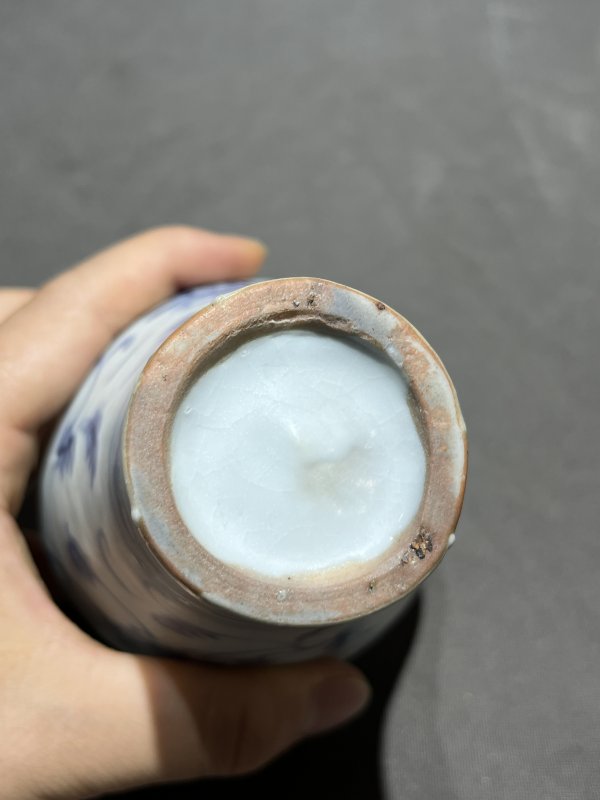 明洪武 青花缠枝牡丹纹梅瓶 - 图8