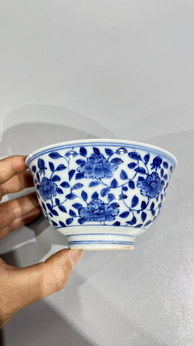 明 青花缠枝花卉纹碗 - 图3