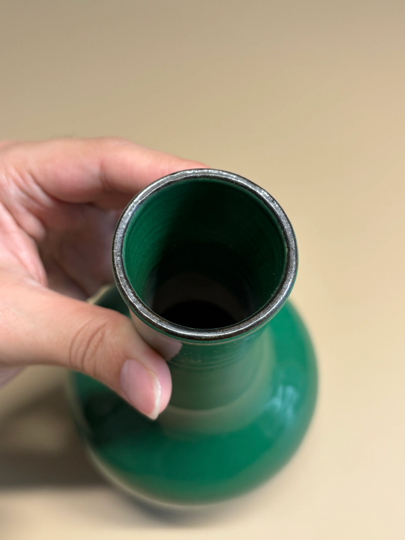 清康熙 绿哥釉天球瓶 - 图7