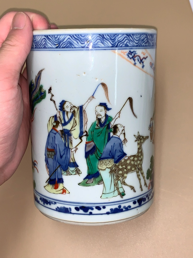 明崇祯 五彩群仙祝寿图笔筒 - 图5