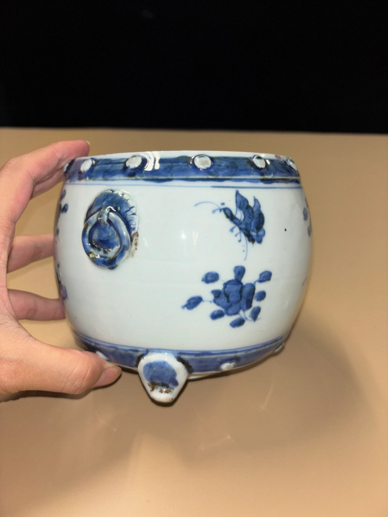 明晚期 青花狮钮三足香熏 - 图2