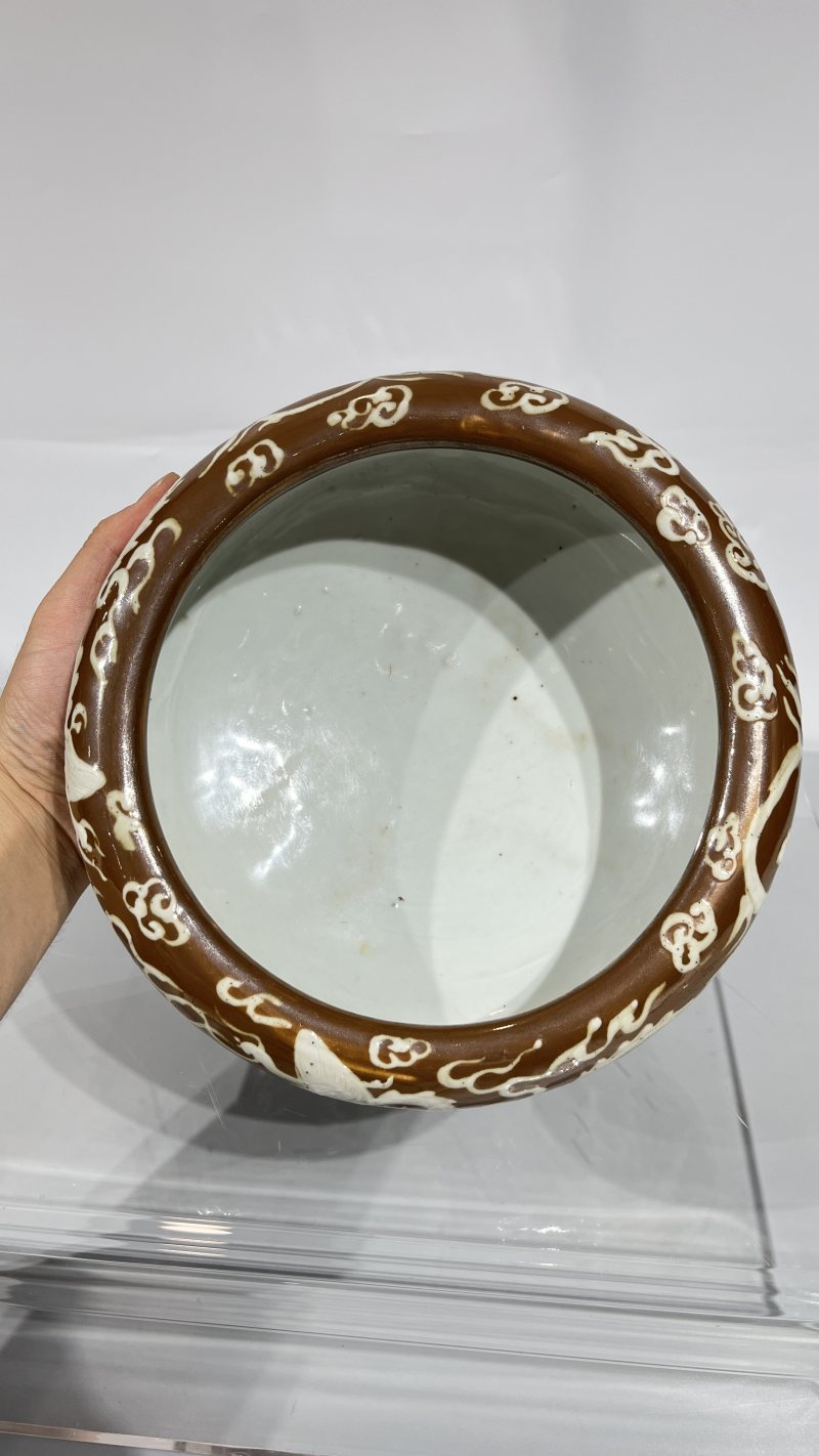 明 紫金釉双龙戏珠纹三足炉 - 图6