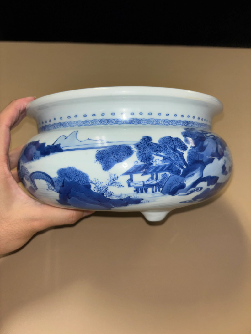 清康熙 青花山水人物纹香炉 - 图3