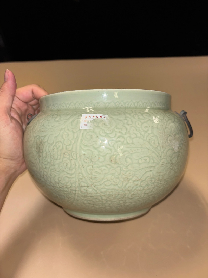 清康熙 青釉暗刻花卉纹粥罐 - 图2