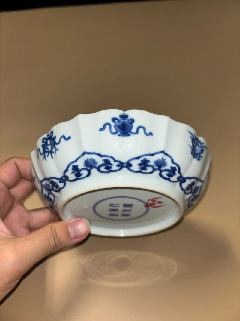 清雍正 青花八吉祥纹花口盘 - 图5