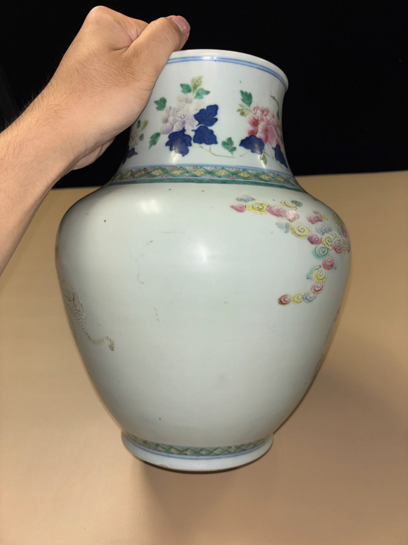 清乾隆 粉彩十八罗汉图将军罐 - 图4