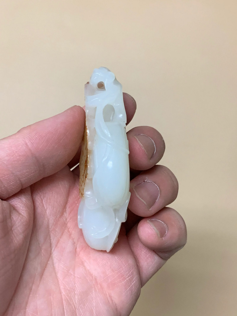 清 白玉红皮巧雕瓜果挂件 - 图5