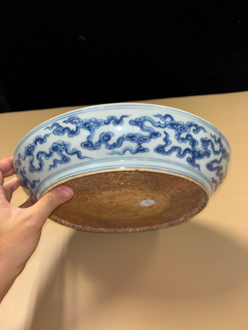 明成化 青花海水龙纹大盘 - 图10