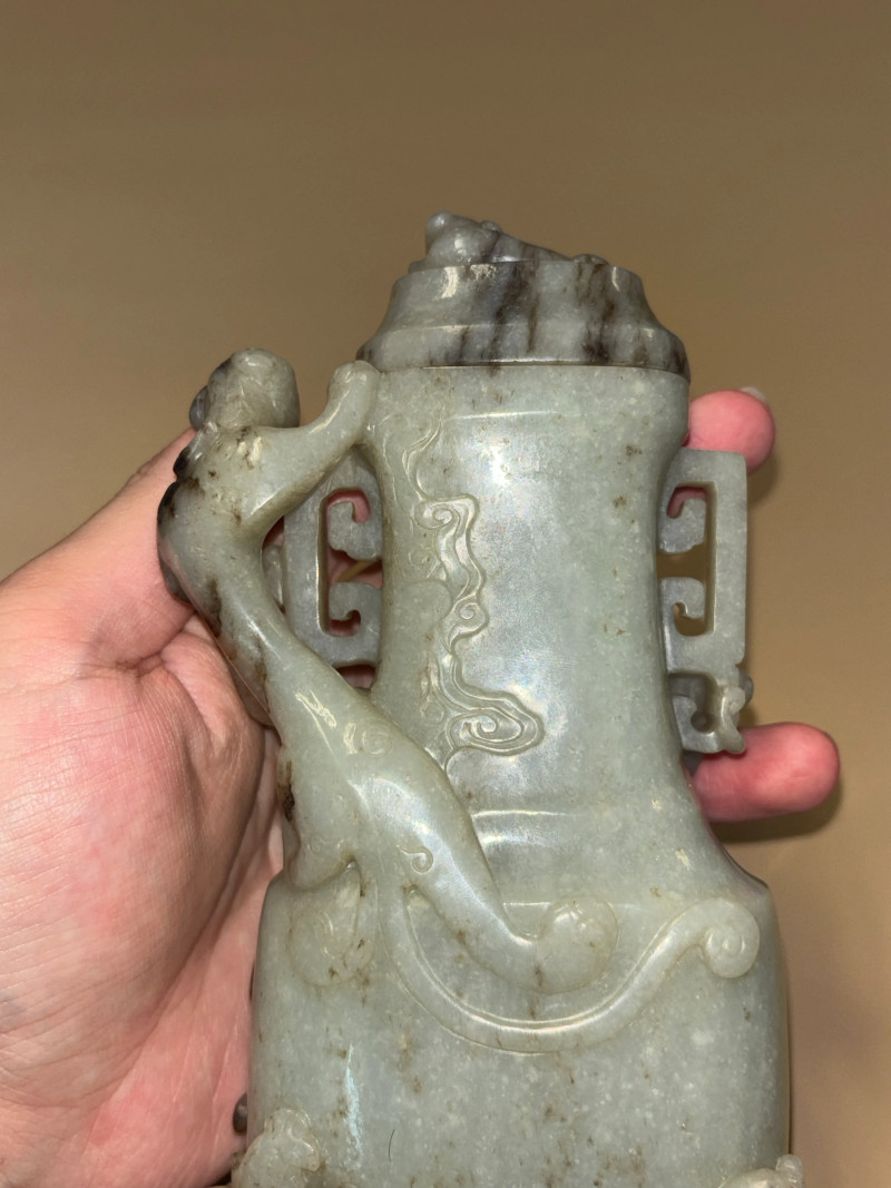 明 白玉苍龙教子螭龙纹宝瓶 - 图8