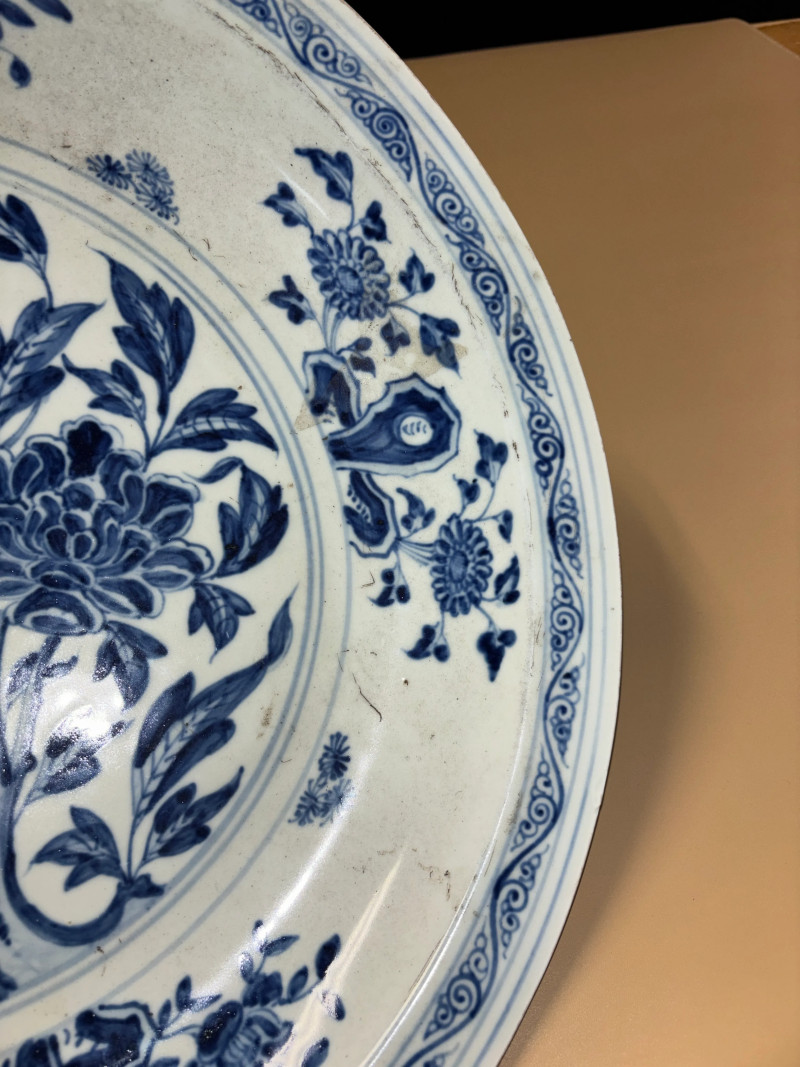 明空白期 青花牡丹纹大盘 - 图6