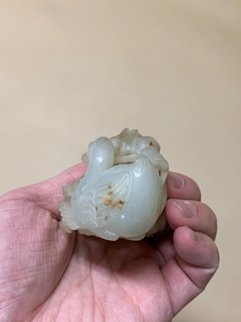 清 白玉荷花鸳鸯如意摆件 - 图3