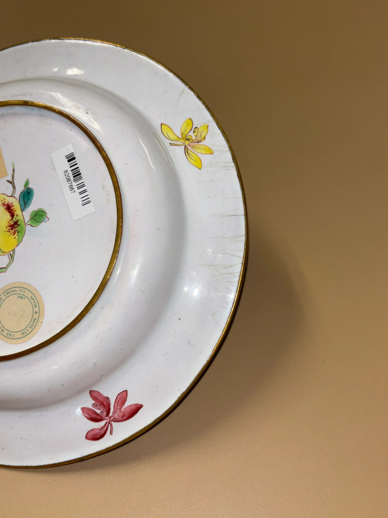 清雍正 铜胎画珐琅蝶恋花纹盘 - 图9