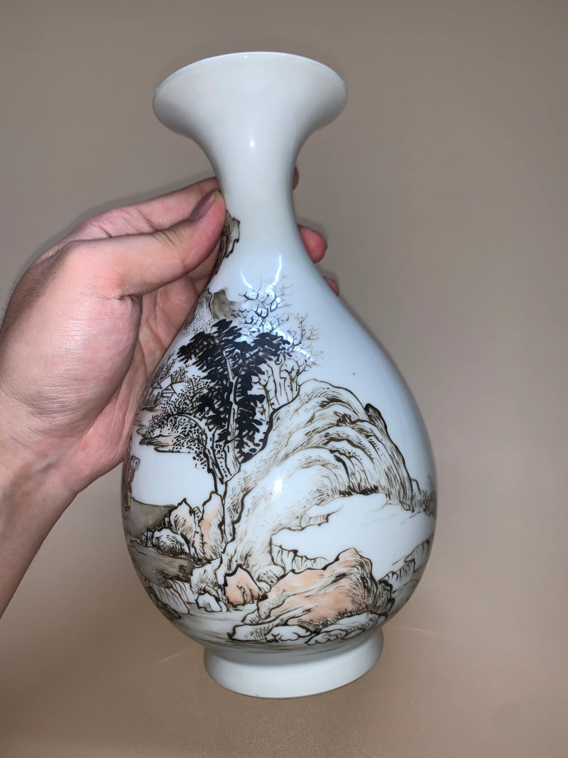 清康熙 珐琅墨彩溪山隐逸图诗文玉壶春瓶 - 图3