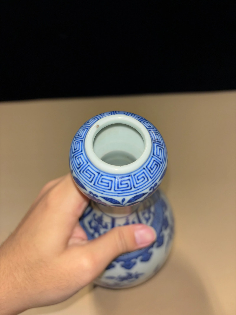 清光绪 青花折枝花果纹蒜头瓶 - 图8