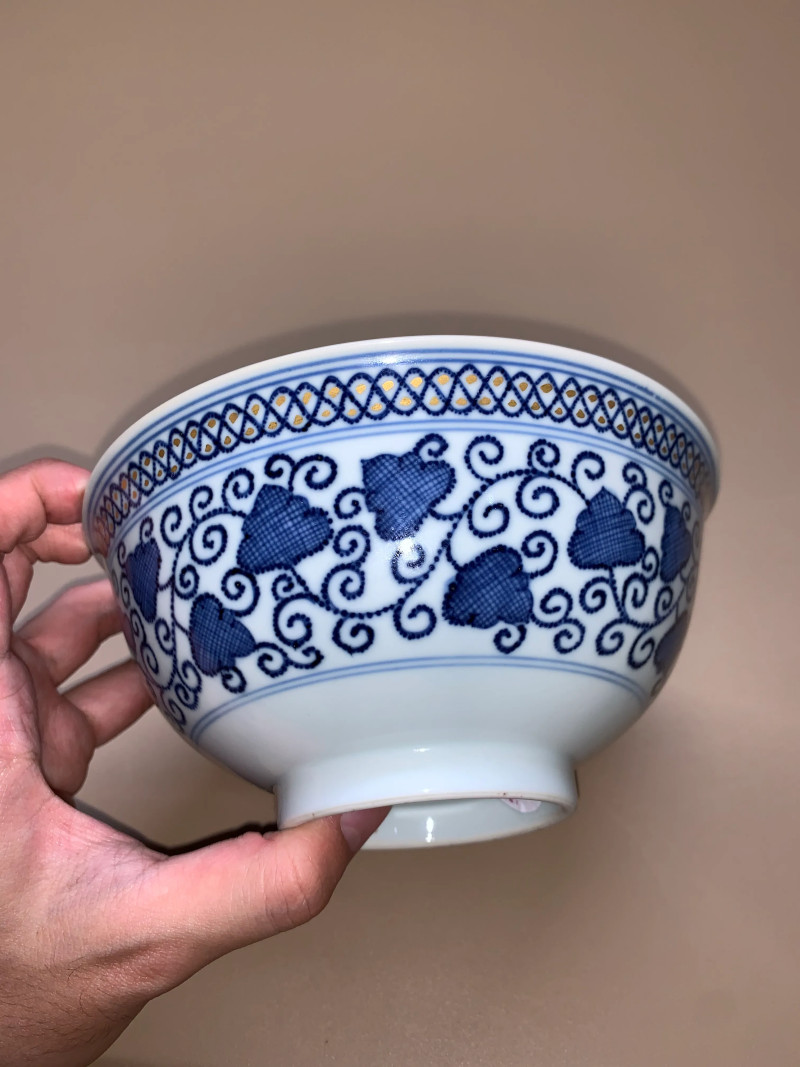 清乾隆 仿宣窑青花描金缠枝莲纹碗 - 图6
