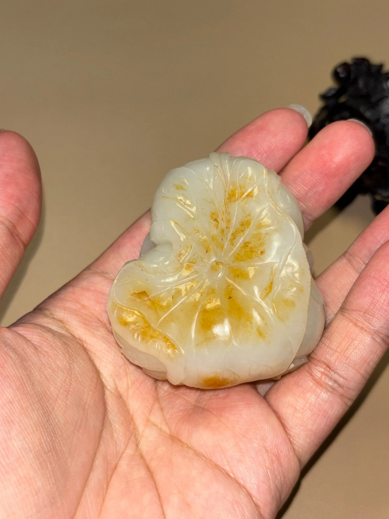 清乾隆 白玉雕宝鸭穿莲纹摆件 - 图6