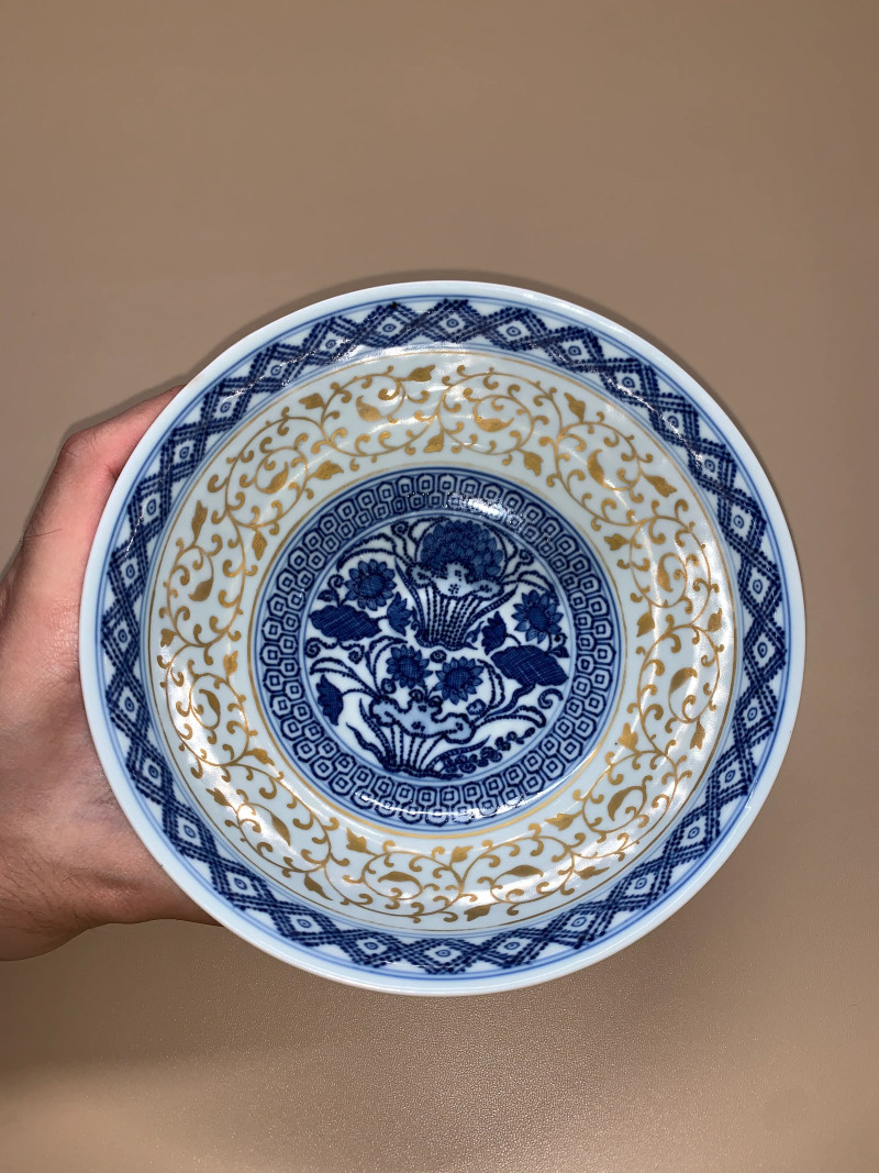 清乾隆 仿宣窑青花描金缠枝莲纹碗 - 图7