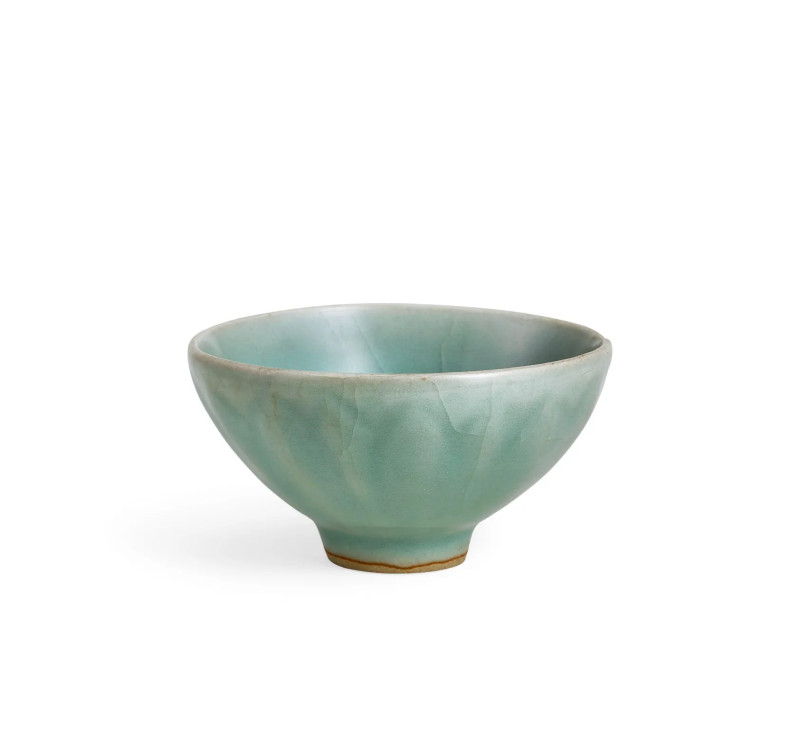明 龙泉青釉莲瓣小杯