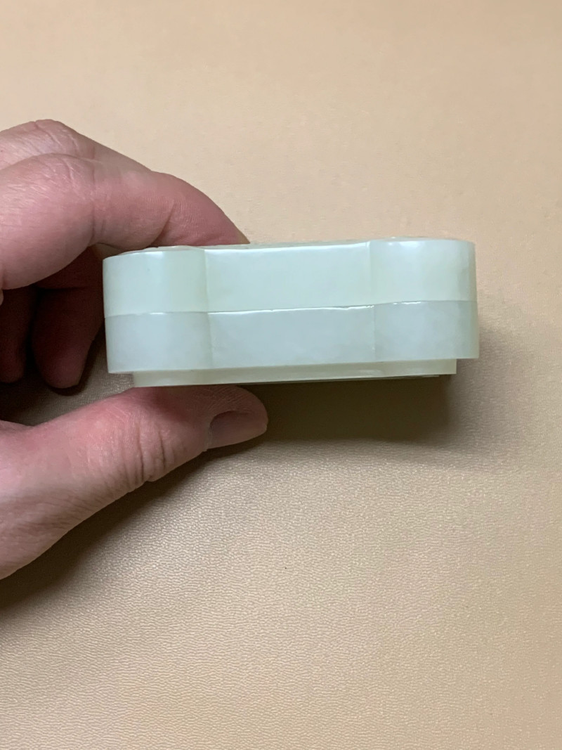 清 白玉仿青铜器纹饰印泥盒 - 图2