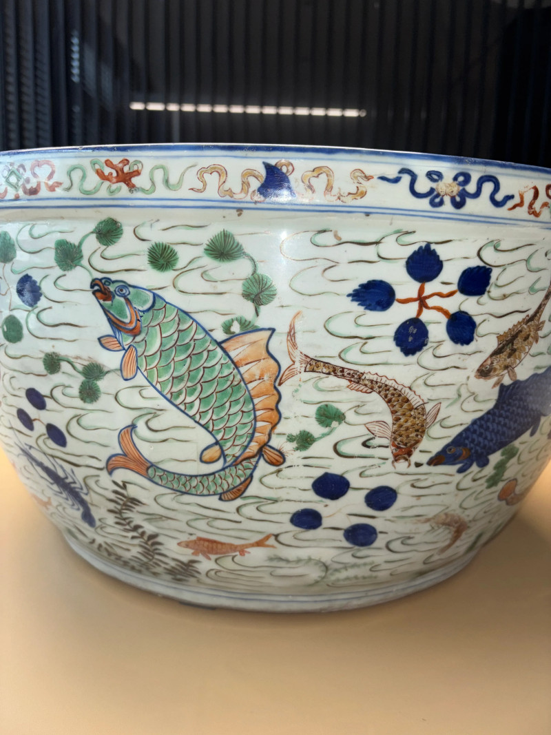 明万历 青花五彩在川知乐鱼藻纹大缸 - 图10