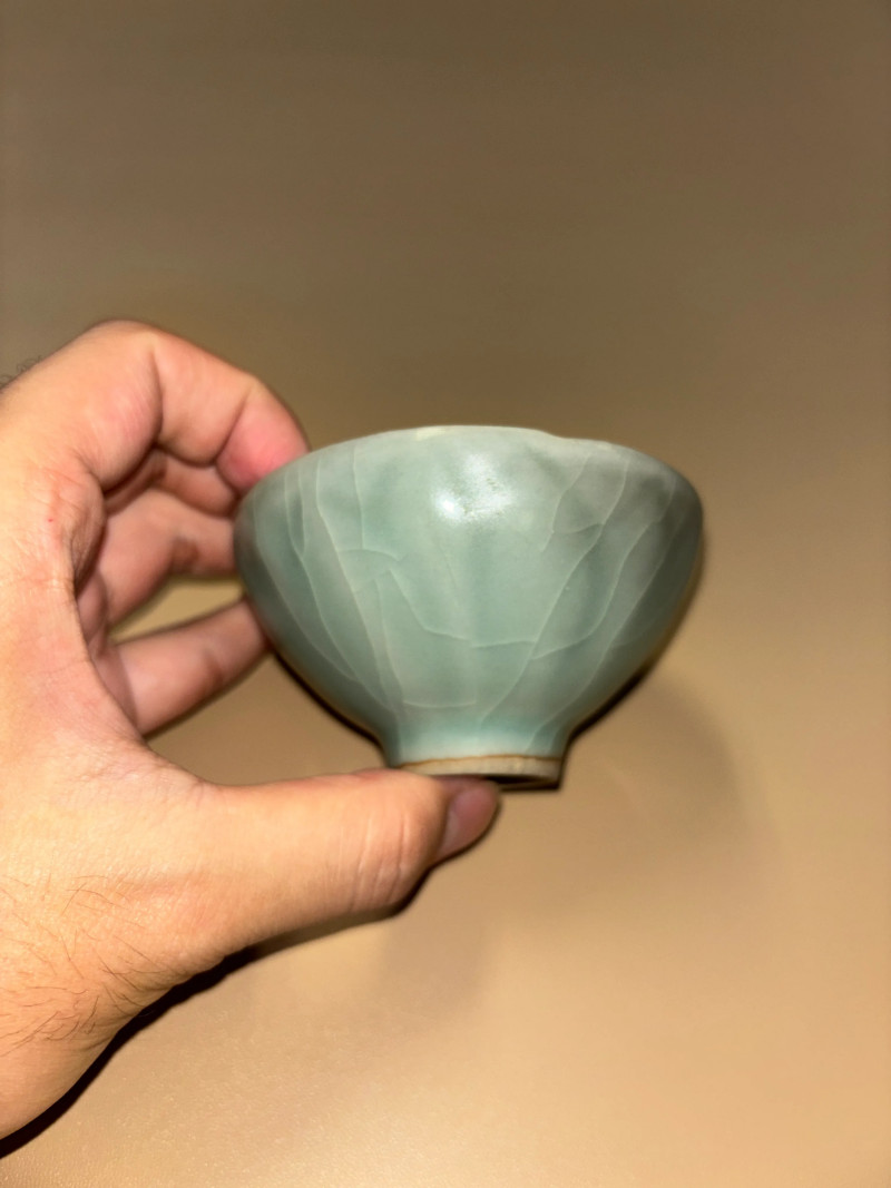 明 龙泉青釉莲瓣小杯 - 图2