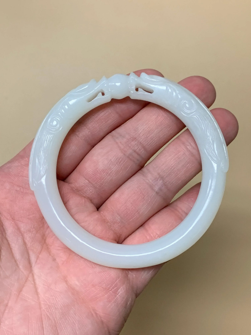 清 白玉双龙戏珠手镯 - 图3