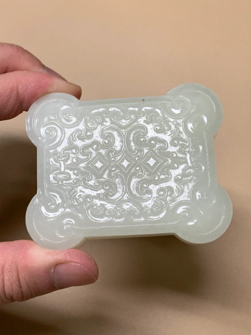 清 白玉仿青铜器纹饰印泥盒 - 图6