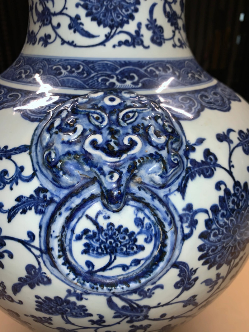 清乾隆 青花缠枝莲纹双铺首大尊 - 图5