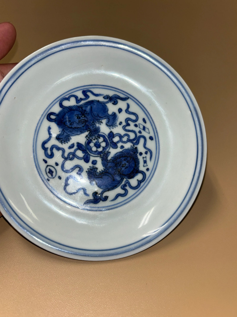 明嘉靖 青花狮子绣球纹盘 - 图5