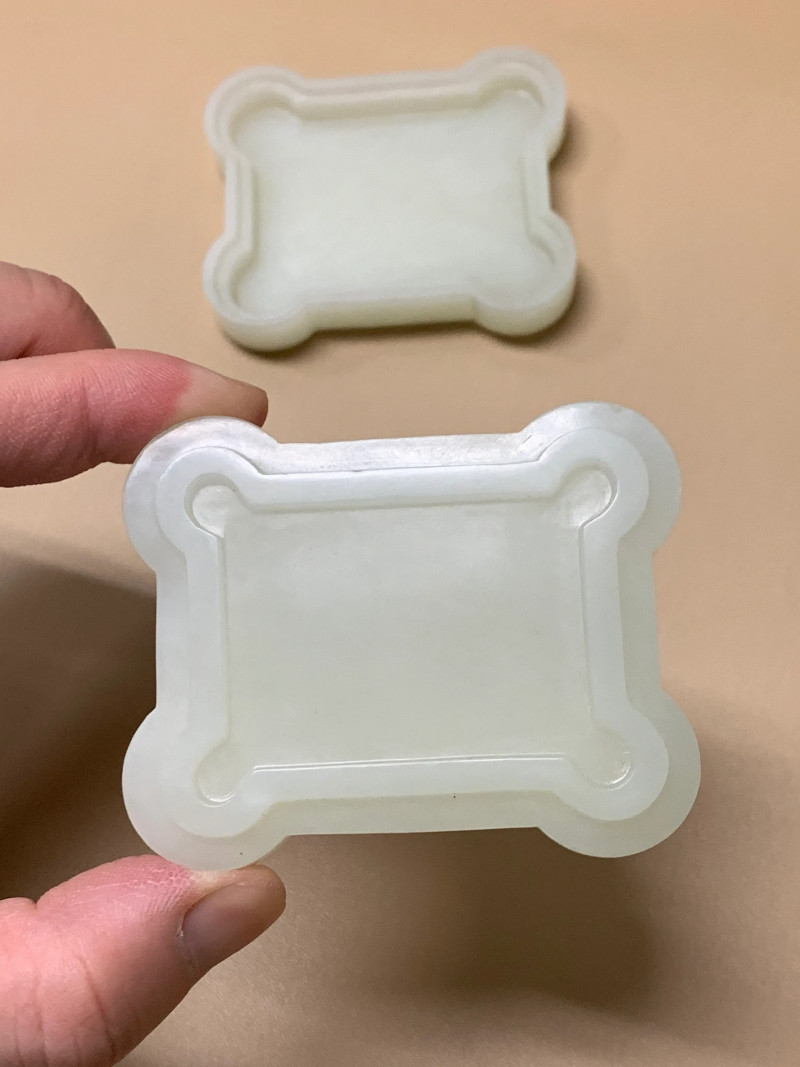 清 白玉仿青铜器纹饰印泥盒 - 图9