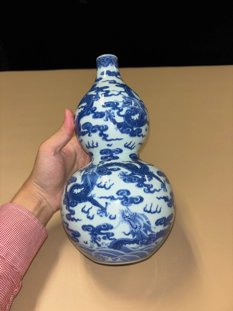 清嘉庆 青花九龙呈瑞大吉葫芦瓶 - 图3