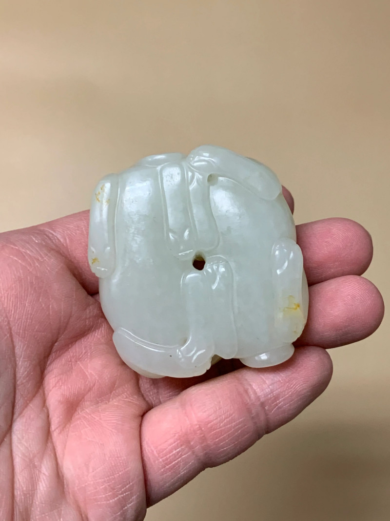 清 白玉红皮巧雕双獬豸镇纸 - 图3