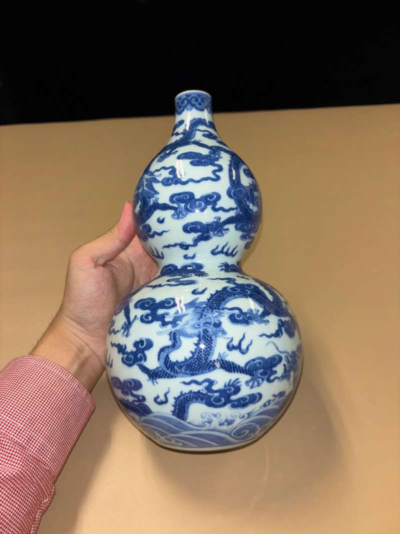 清嘉庆 青花九龙呈瑞大吉葫芦瓶 - 图4