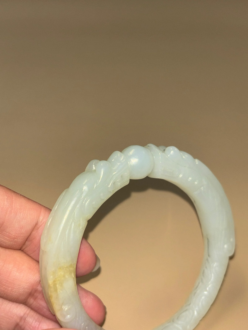 清 白玉双龙戏珠手镯 - 图3