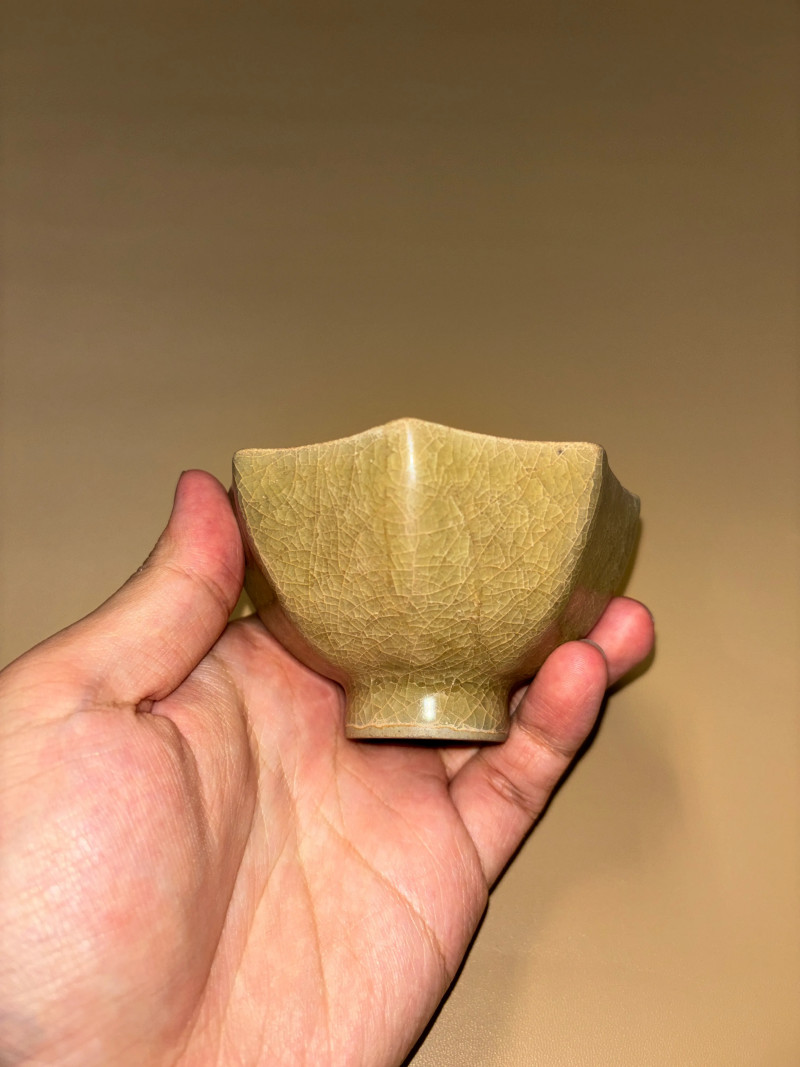 明 米黄釉八方杯 - 图4