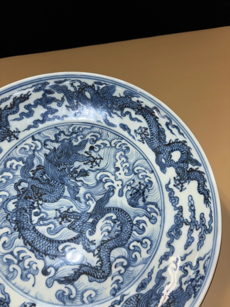 明成化 青花海水龙纹大盘 - 图5