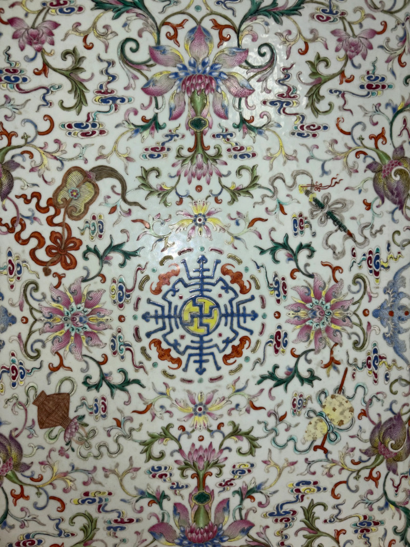 清乾隆 洋彩蕃莲纹瓷板（原装清宫描金挂框） - 图5
