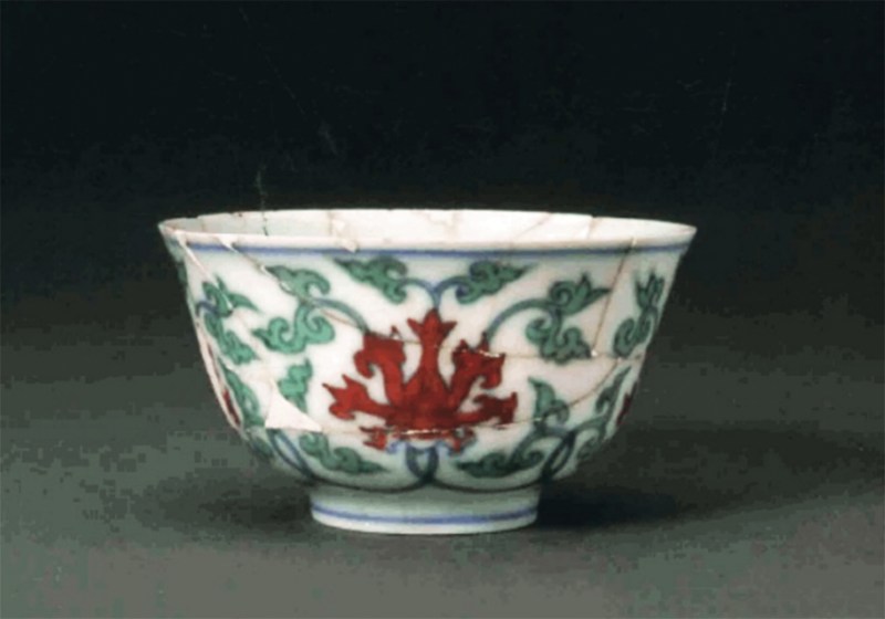 明成化 斗彩缠枝宝相花纹茶圆 - 图2