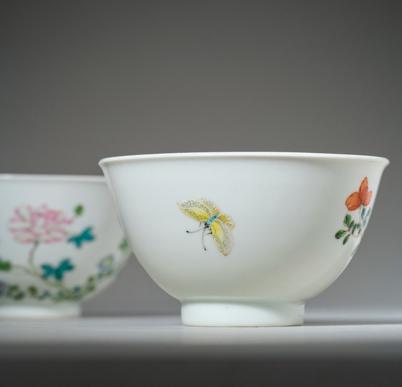 清乾隆 粉彩折枝花卉纹茶圆一对 - 图2