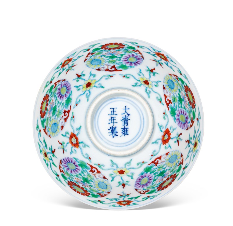 清雍正 斗彩团菊纹碗 - 图3