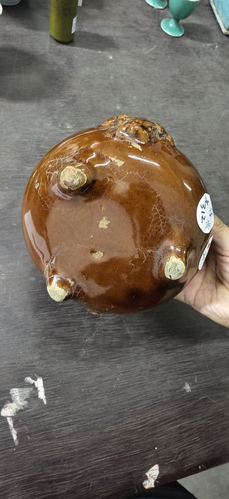 清 酱釉狮耳三足炉 - 图3