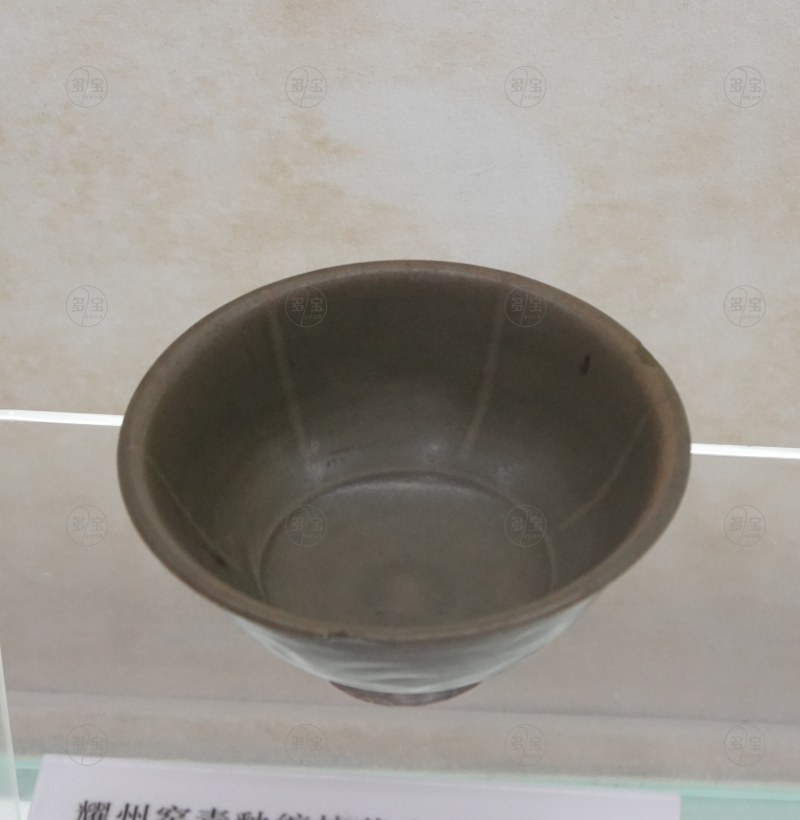 宋 耀州窑青釉缠枝花卉纹瓷盏 - 图2